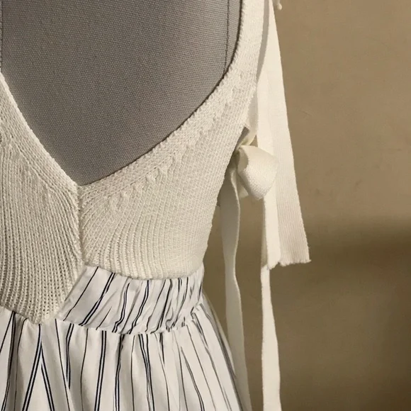 Chic White and Blue Striped Maxi Dress NWOT - Picture 10 of 11